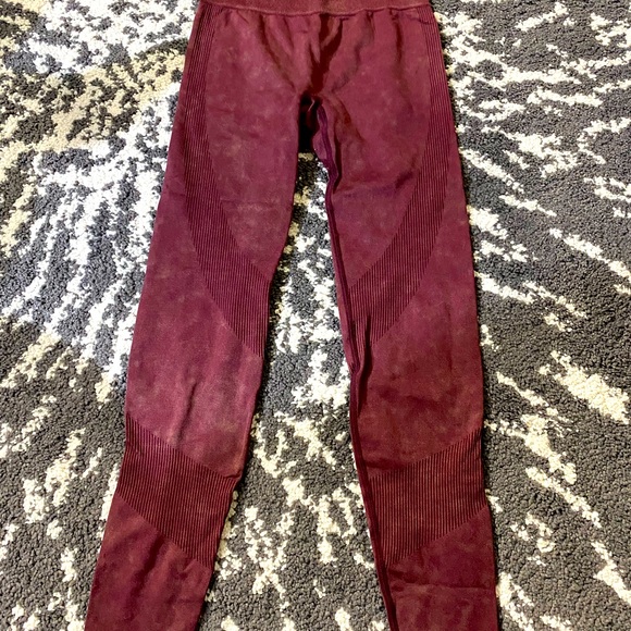 Victoria’s Secret Pink Leggings - Picture 2 of 3